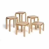 Tische und Stühle, Sitzgruppen
